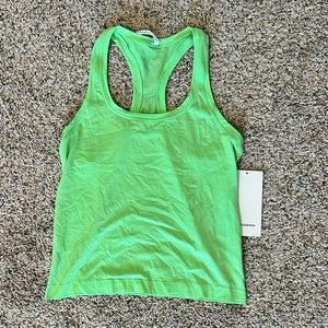 SOLD NWT Lululemon Swiftly Tech Tank SZ 8 *Race Length*